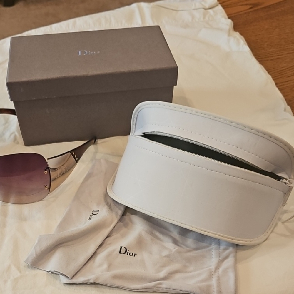DIOR Vintage Sunglasses with case and cloth case and a cleaning cloth  also box
